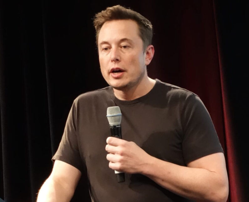 Elon Musk perdeu a mão? A queda da Tesla e especulações de falência