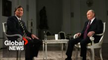 Putin sai vitorioso em entrevista mansa a Tucker Carlson
